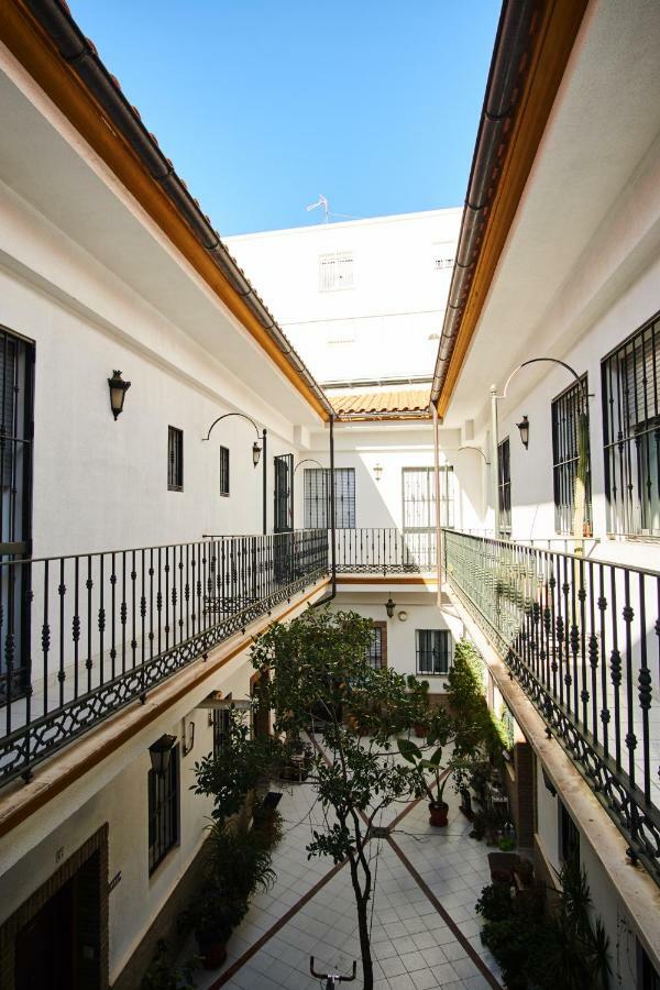 דירות סביליה Escoberos Courtyard Duplex By Valcambre מראה חיצוני תמונה