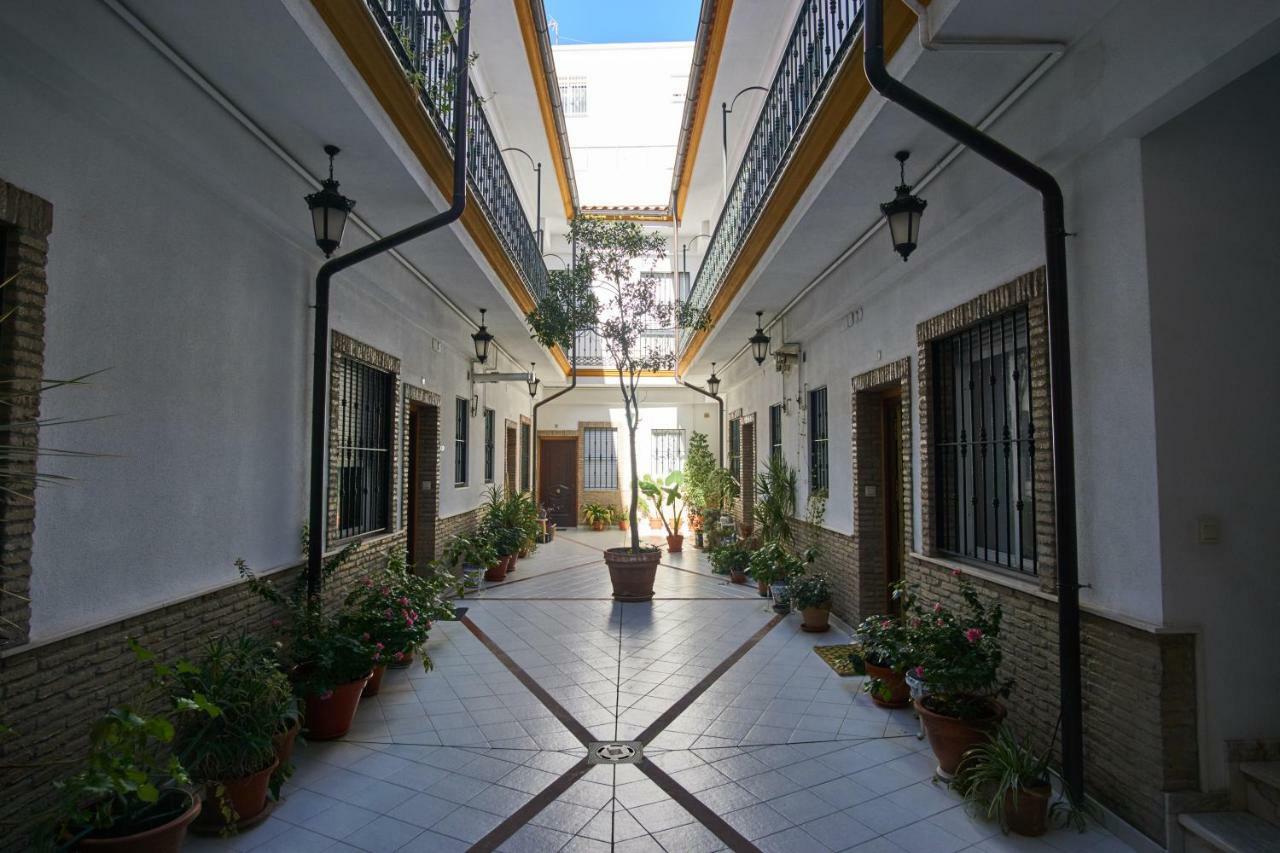 דירות סביליה Escoberos Courtyard Duplex By Valcambre מראה חיצוני תמונה